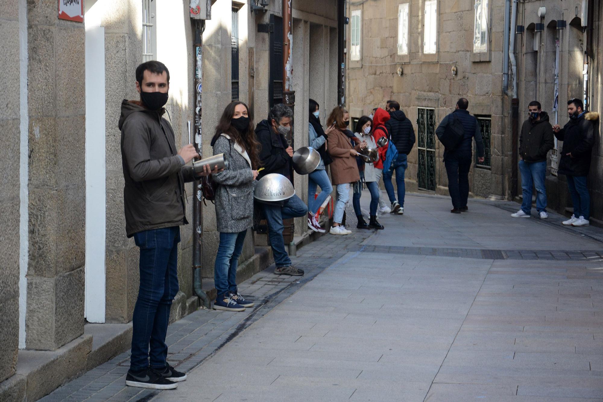 Sonora cacerolada de la hostelería contra las restricciones que ahogan al sector