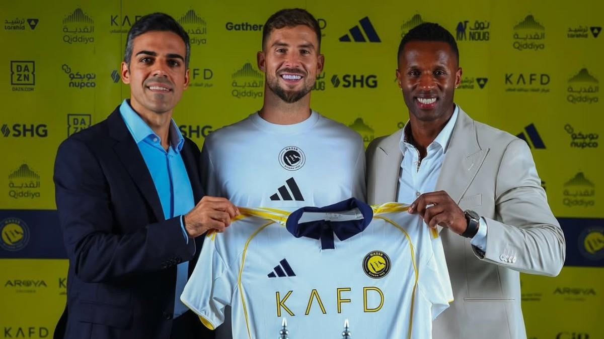 Iñigo, presentado a lo grande con el Al Nassr