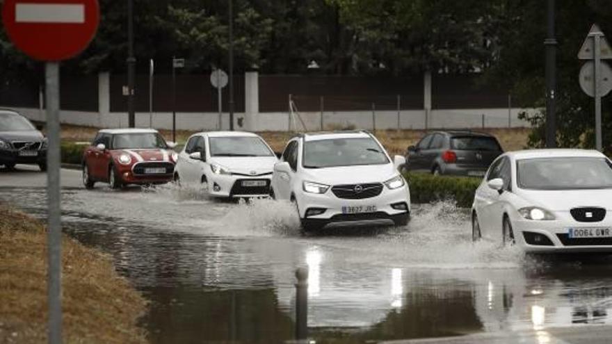 Madrid Desviaments de vols, inundacions i grans retencions per la pluja