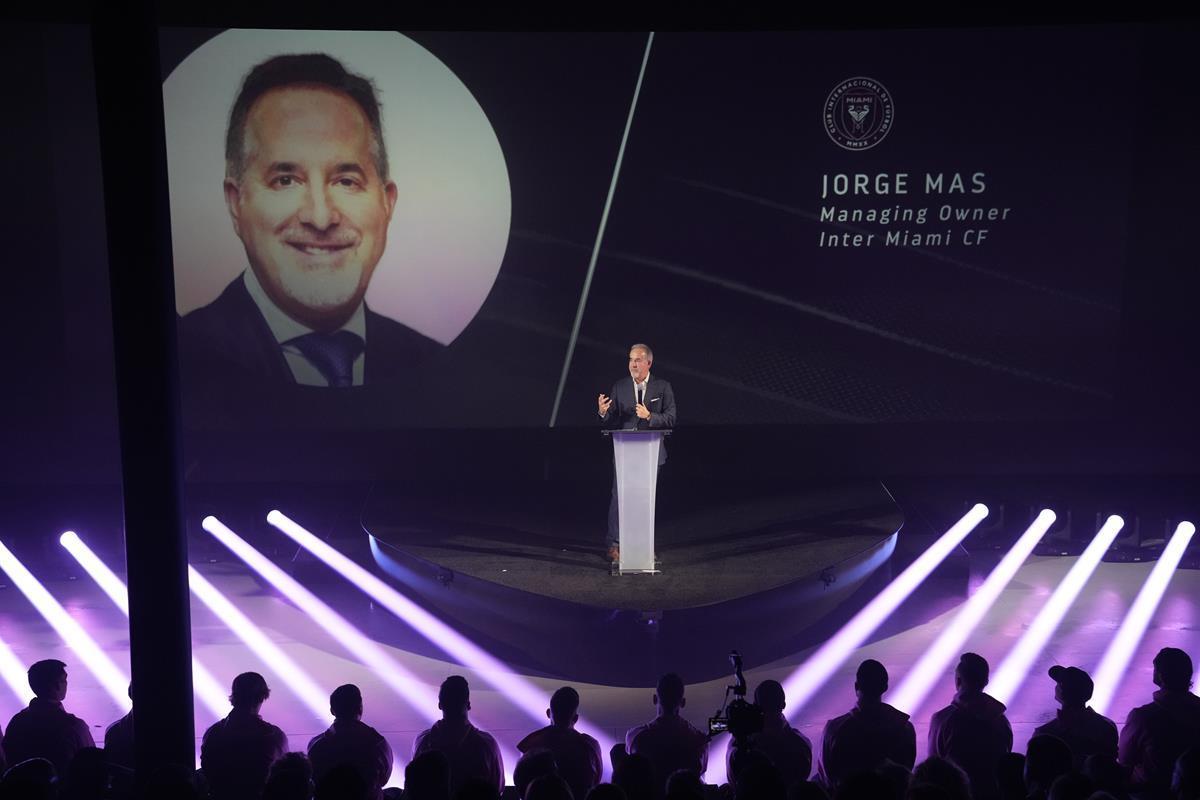 El creuer més gran del món, en el seu viatge inaugural