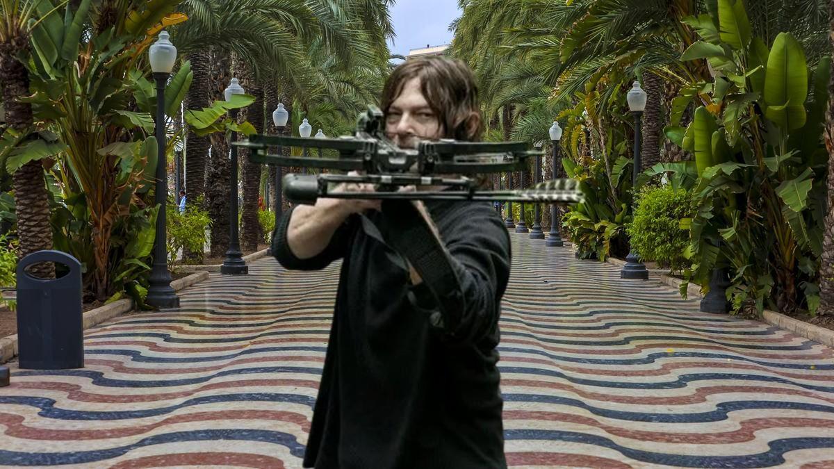 Montaje de Daryl Dixon en la Explanada de Alicante