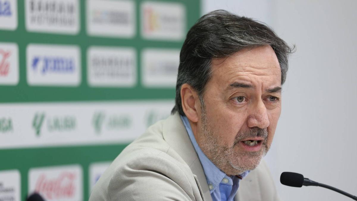 Antonio Fernández Monterrubio, en la presentación de Dani Budesca como nuevo jugador del Córdoba CF.