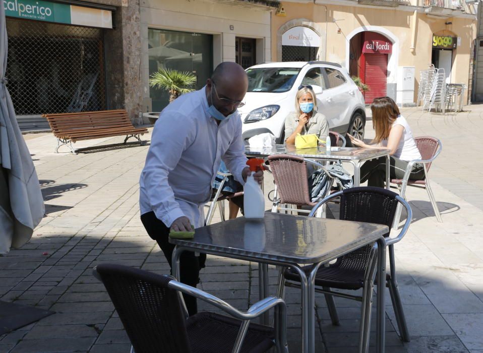 Obertura de comerços i terrasses a Manresa el primer dia de la fase 1