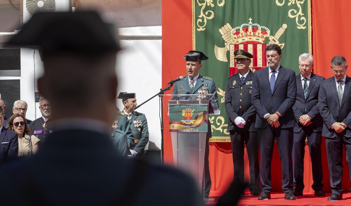 El coronel jefe de la Guardia Civil de Alicante, Francisco Poyato, en su intervención en el acto.