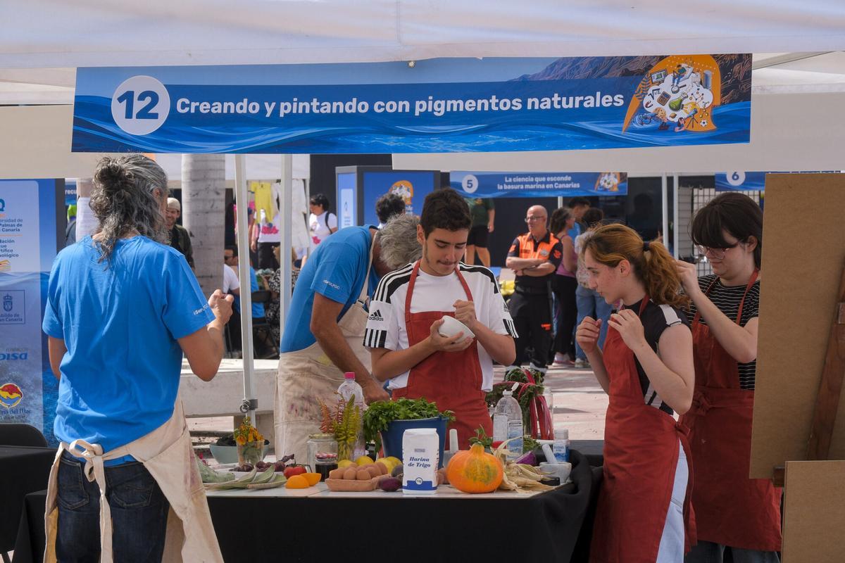 La ULPGC convierte el entorno del Poema del Mar en una gran feria científica al aire libre