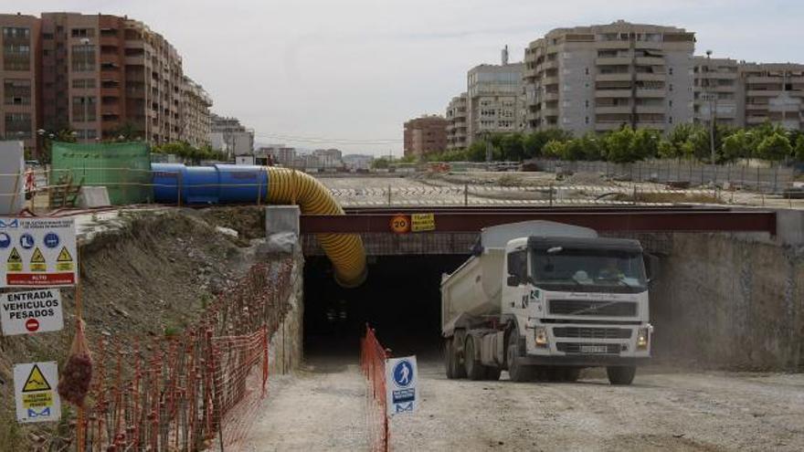 Ya se han iniciado los trabajos de excavación del túnel del metro en Louis Pasteur.
