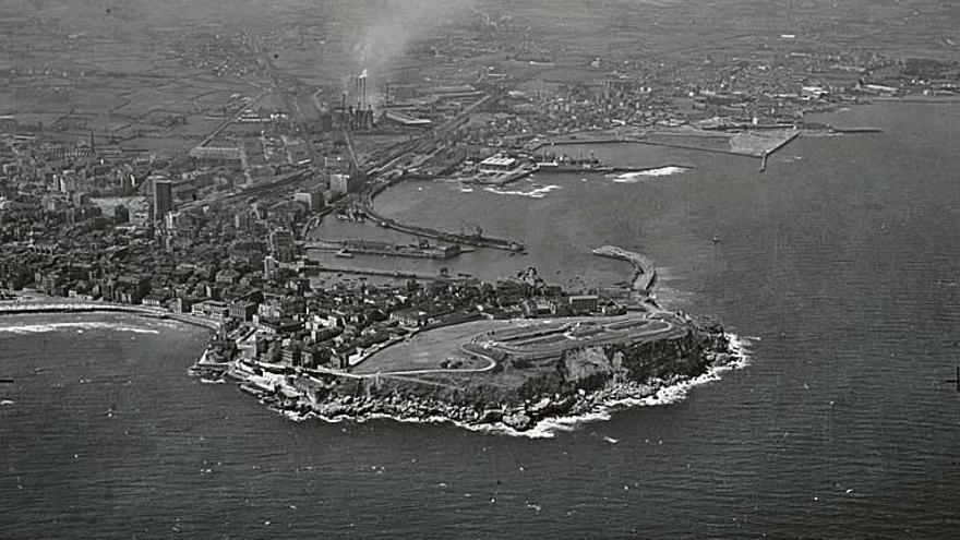 El Oeste de Gijón va de la fábrica a la playa