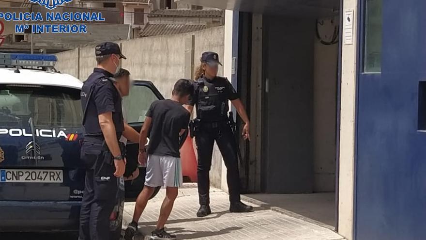 Uno de los detenidos por agredir a dos conductores de galeras.