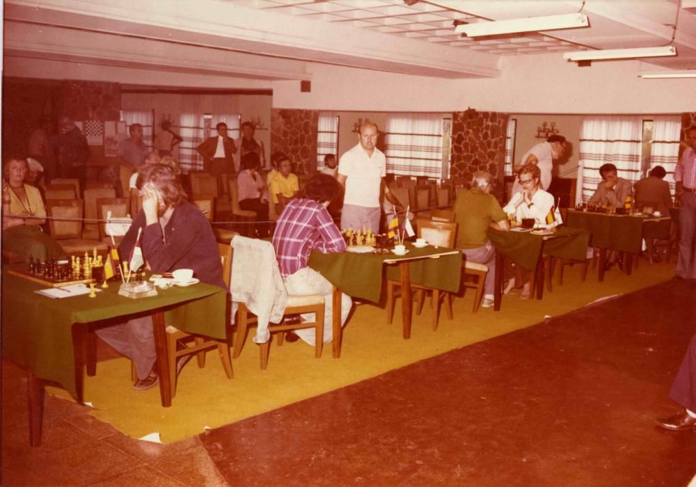 Primer Torneig Internacional d'Escacs Costa Brava a l'Hotel Piscina de Port Salvi de Sant Feliu de Guíxols el 1973