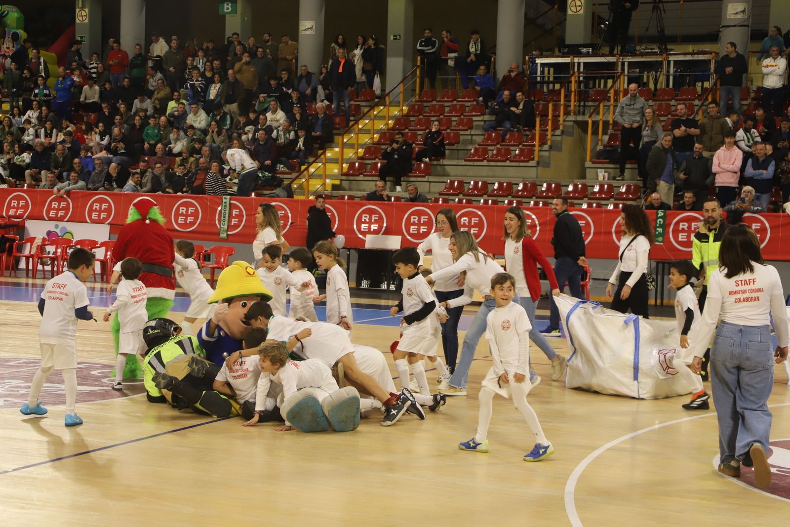 Córdoba Futsal-Viña Albali Valdepeñas | El partido en imágenes
