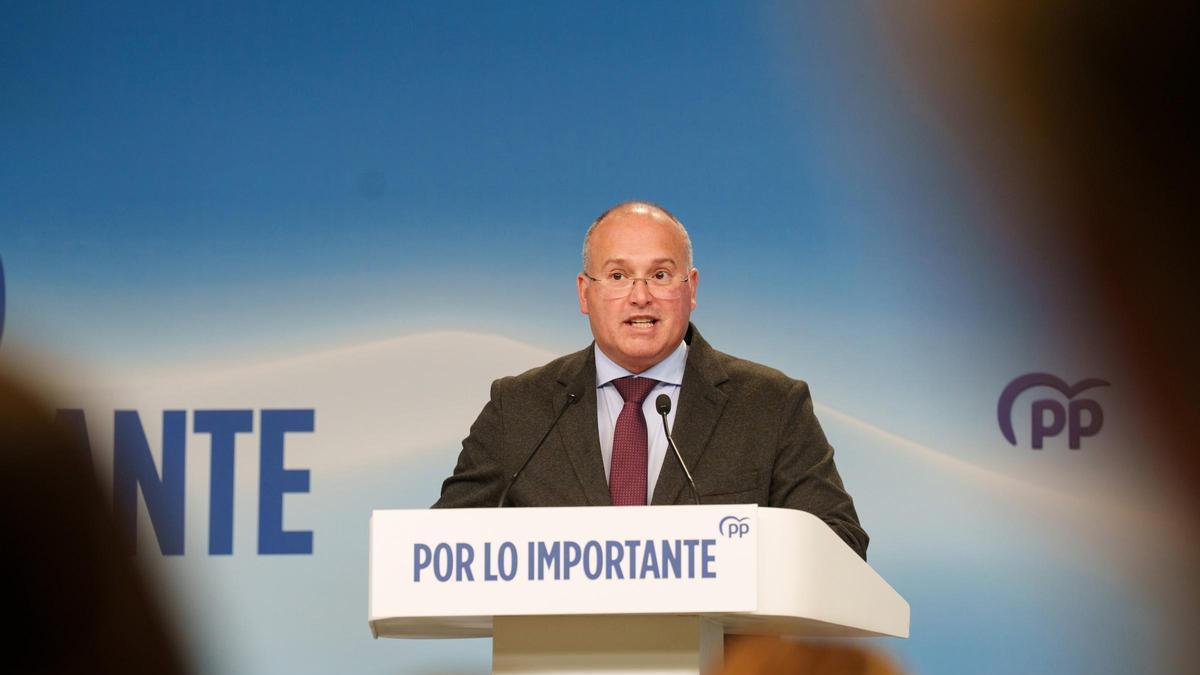 Tellado marca como reto del PP  recuperar el respeto  a comunidades como Canarias si el partido gobierna