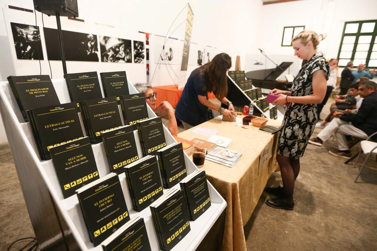 Presentación '12 plumas negras'