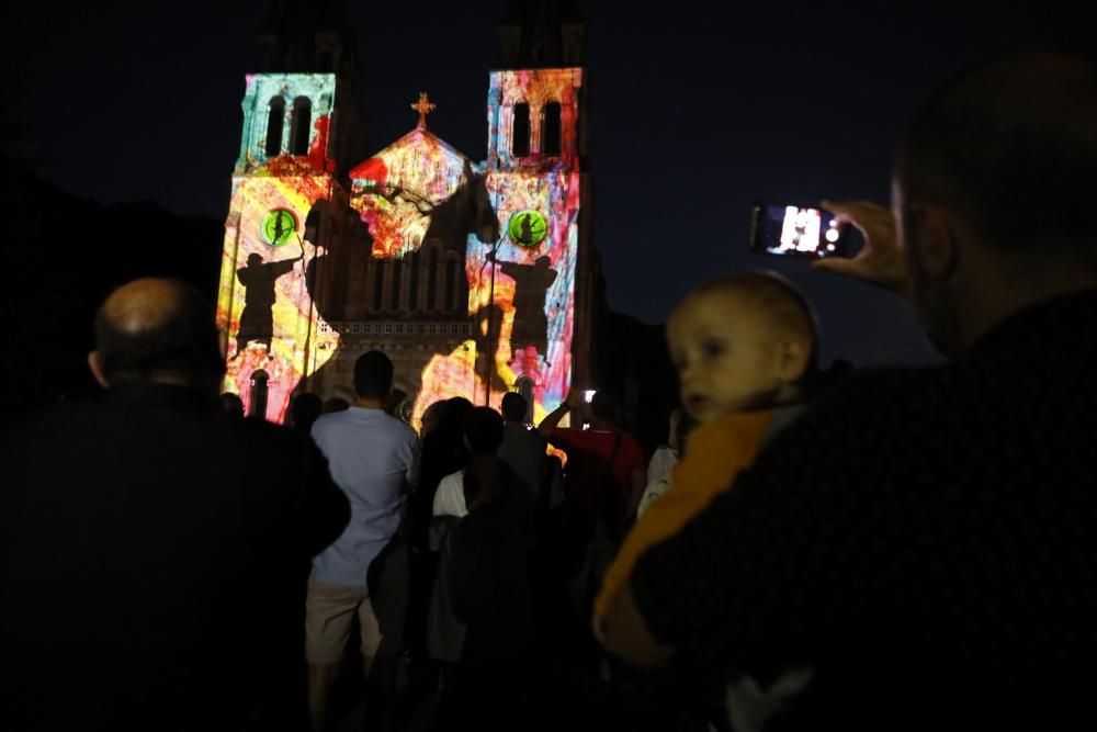 Proyección de "videomapping" en Covadonga.