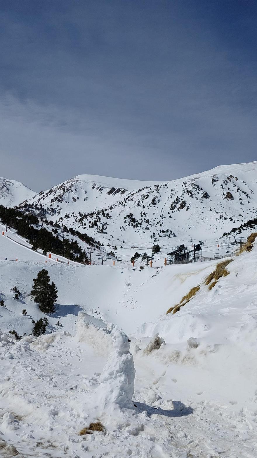 Neu a l’estació d’esquí de Vallter-2000.