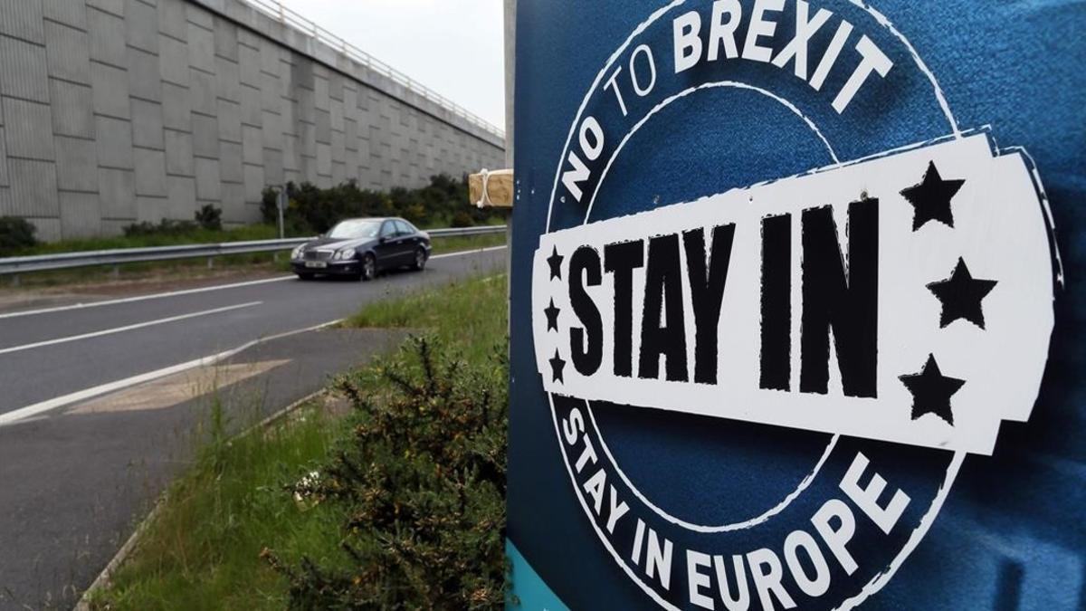 Un cartel contrario al 'Brexit', en las afueras de Newry, en Irlanda del Norte, el 7 de junio.