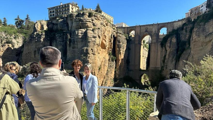 Los turistas de Ronda ya se asoman al Caminito del Tajo