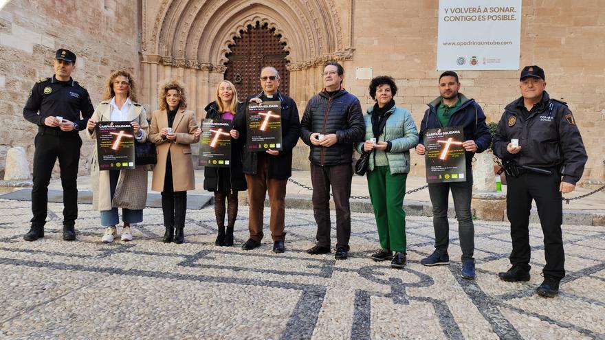 Orihuela enciende la tercera campaña solidaria &quot;Ilumina tu cruz&quot;