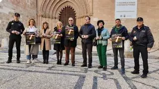 Orihuela enciende la tercera campaña solidaria "Ilumina tu cruz"