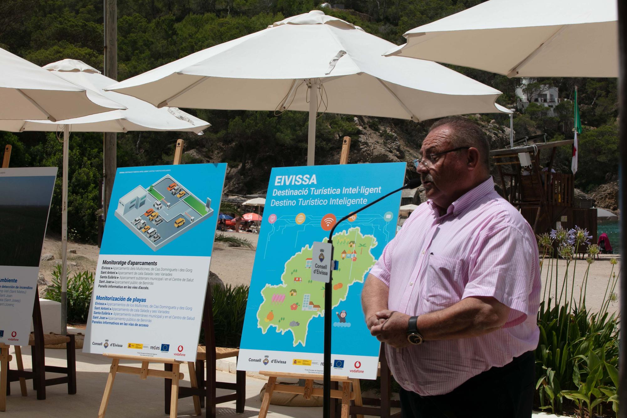 Instalan la primera cámara de monitorización de playas en Benirràs