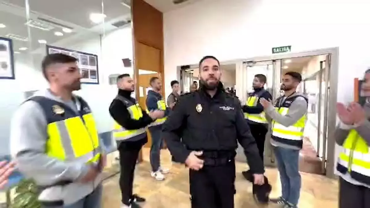 Las emotivas palabras de Fran, el Policía Nacional atropellado por unos narcos, que cinco años después vuelve a comisaría