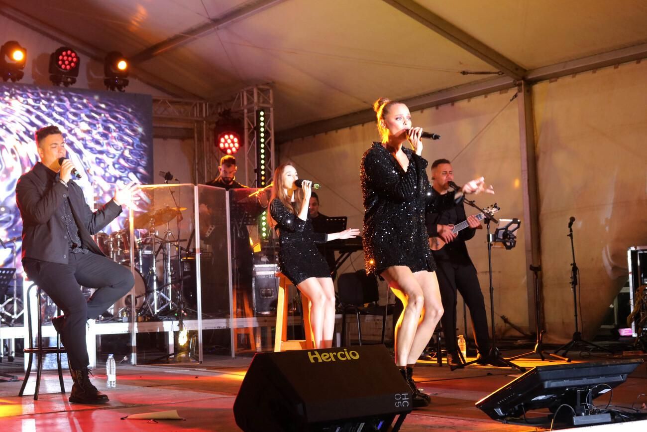 Los Cantadores y Shaila Dúrcal en las fiestas de San Marcial en Femés
