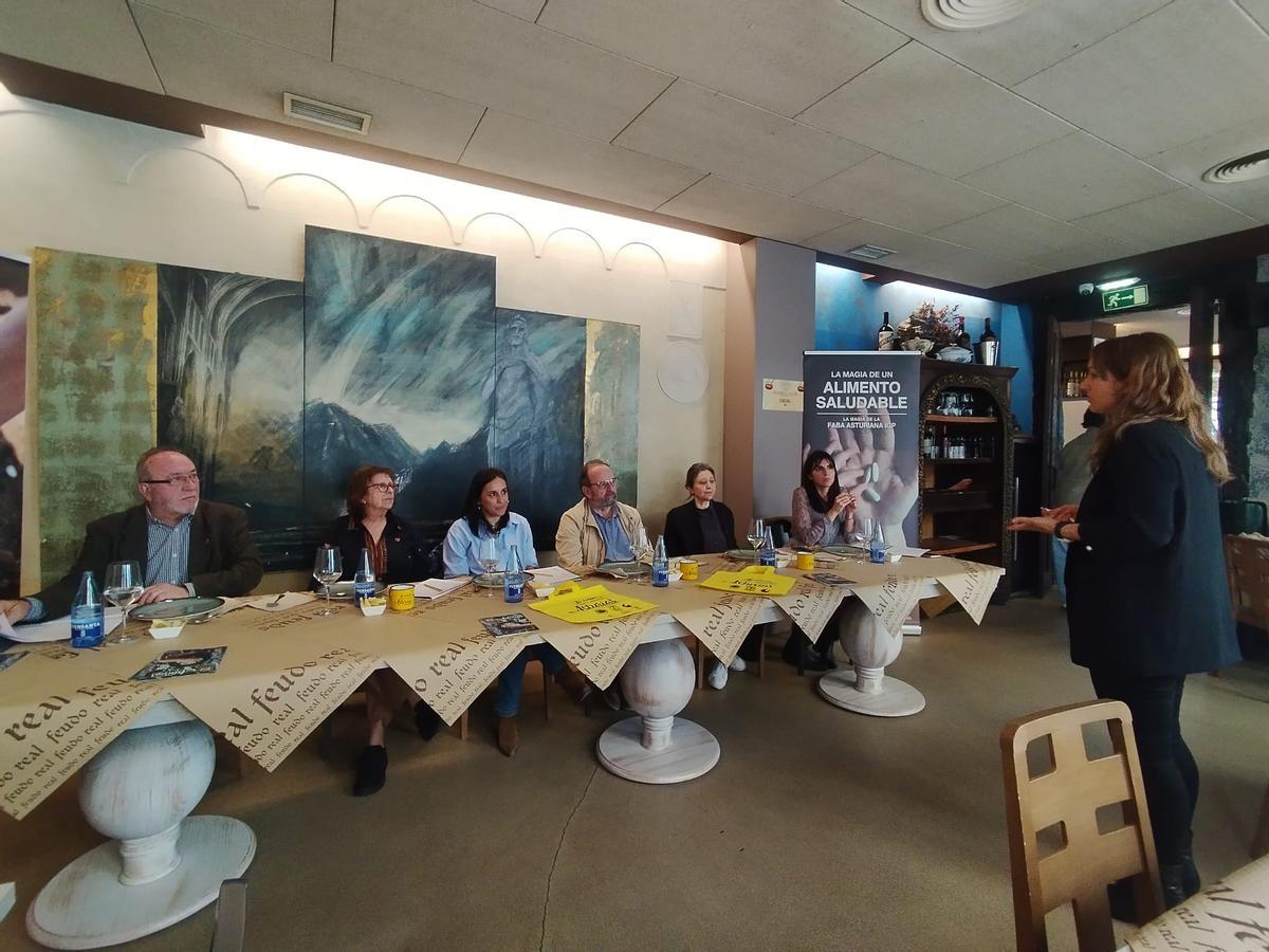 La cata a ciegas para elegir la mejor Faba Asturiana IGP en Grado, en imágenes