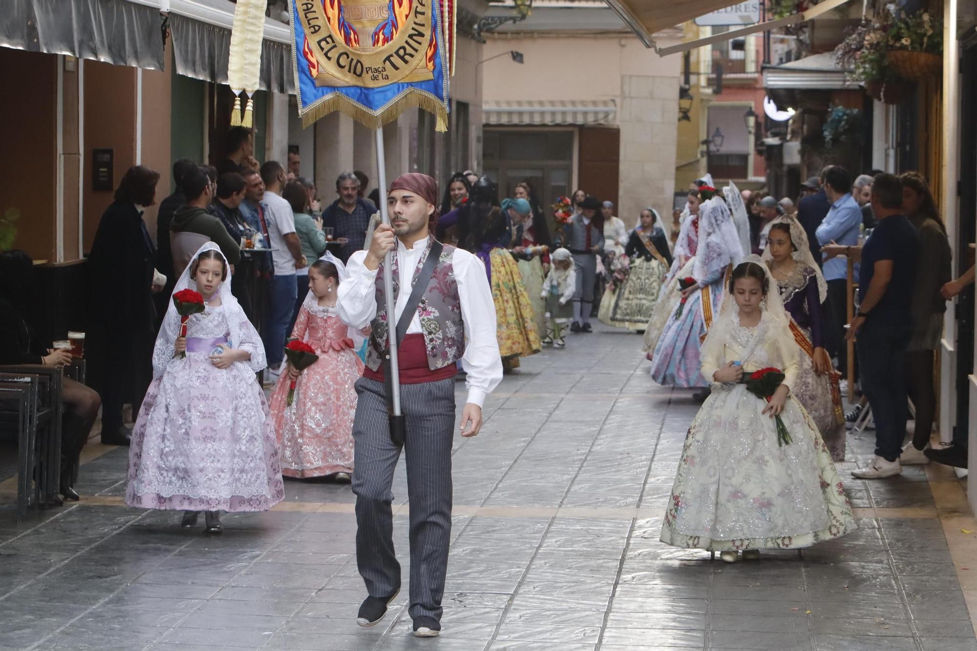 Multitudinaria Ofrenda fallera en Xàtiva