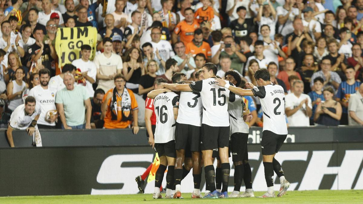 Valencia - Villareal | El Valencia no gana, pero ya respira en Mestalla ...