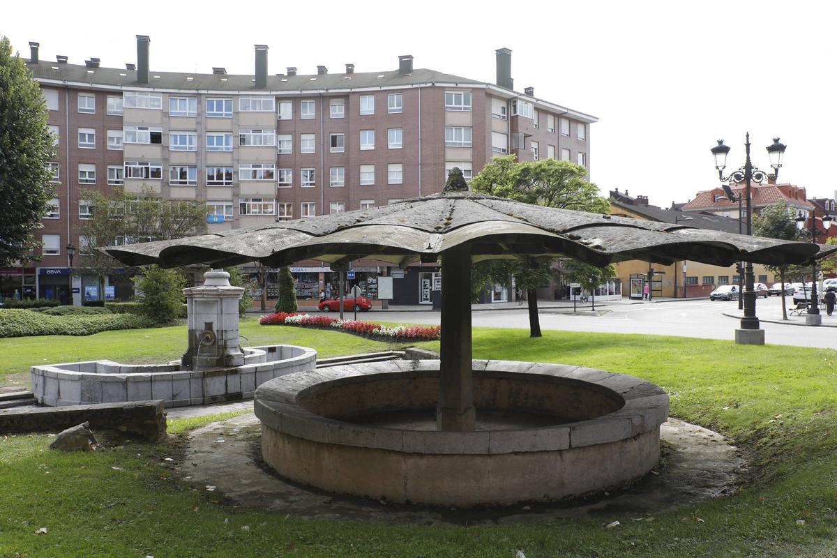 La rotonda de Cuatro Caños, en La Corredoria.