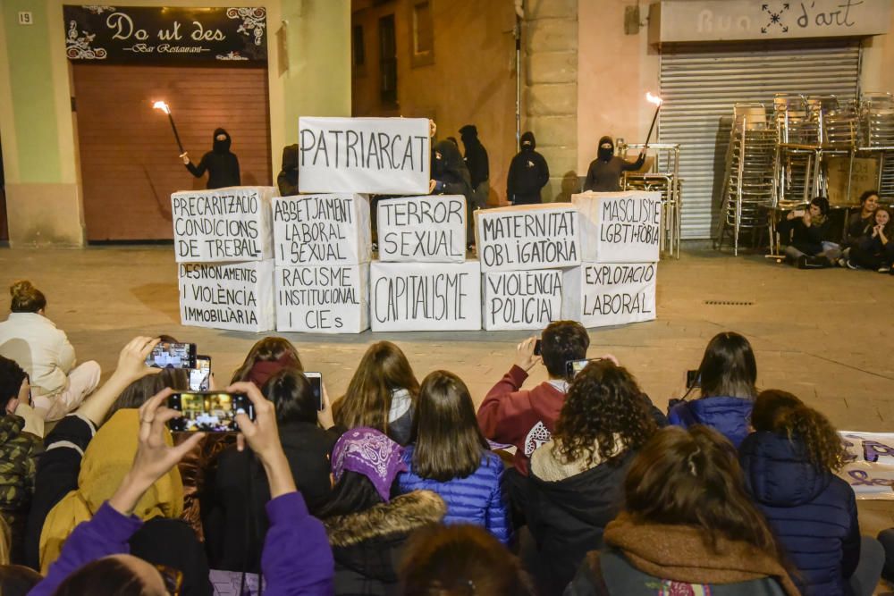 GALERIA | Manifestació feminista pel 8M a Manresa