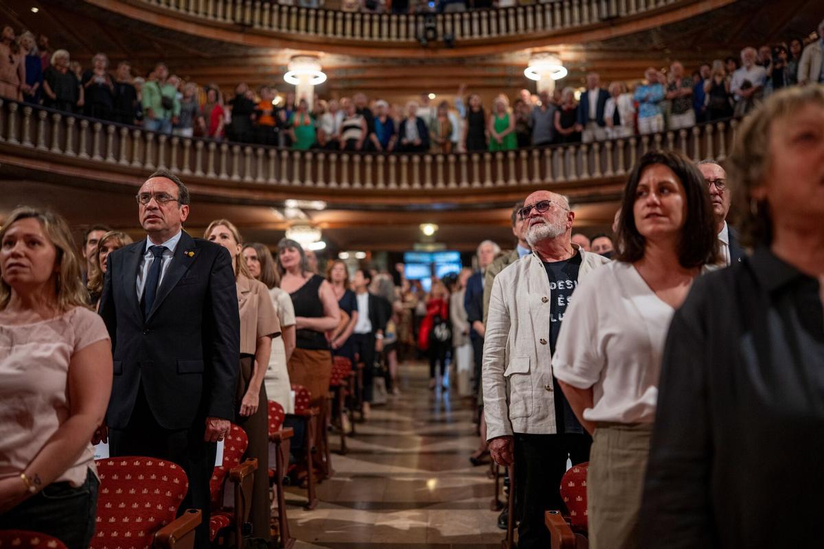Josep Rull y Biel Mesquida durante la entrega del Premi d'Honor de les Lletres Catalanes Josep Rull y Biel Mesquida durante la entrega del Premi d'Honor de les Lletres Catalanes
