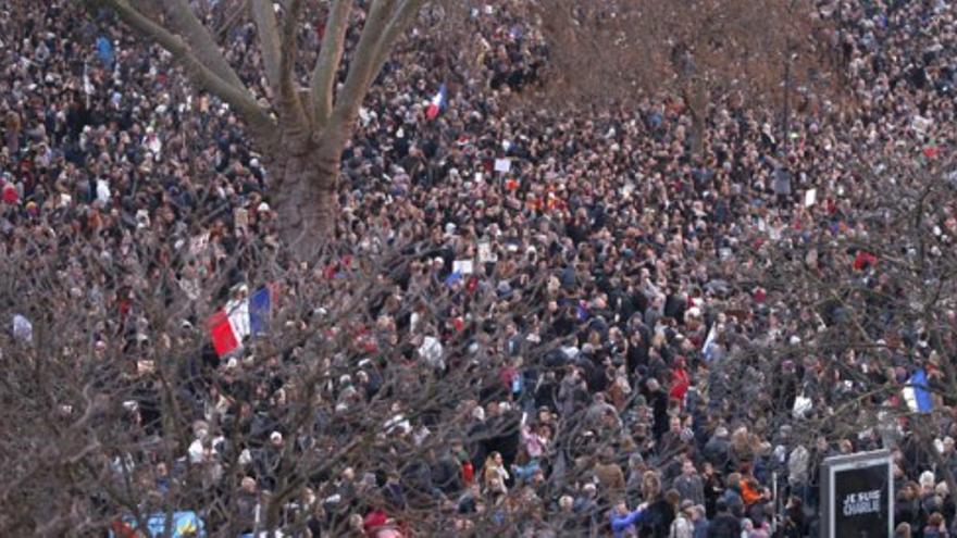 La Plaza de la República parisina tomada para luchar por la libertad, la igualdad y la fraternidad