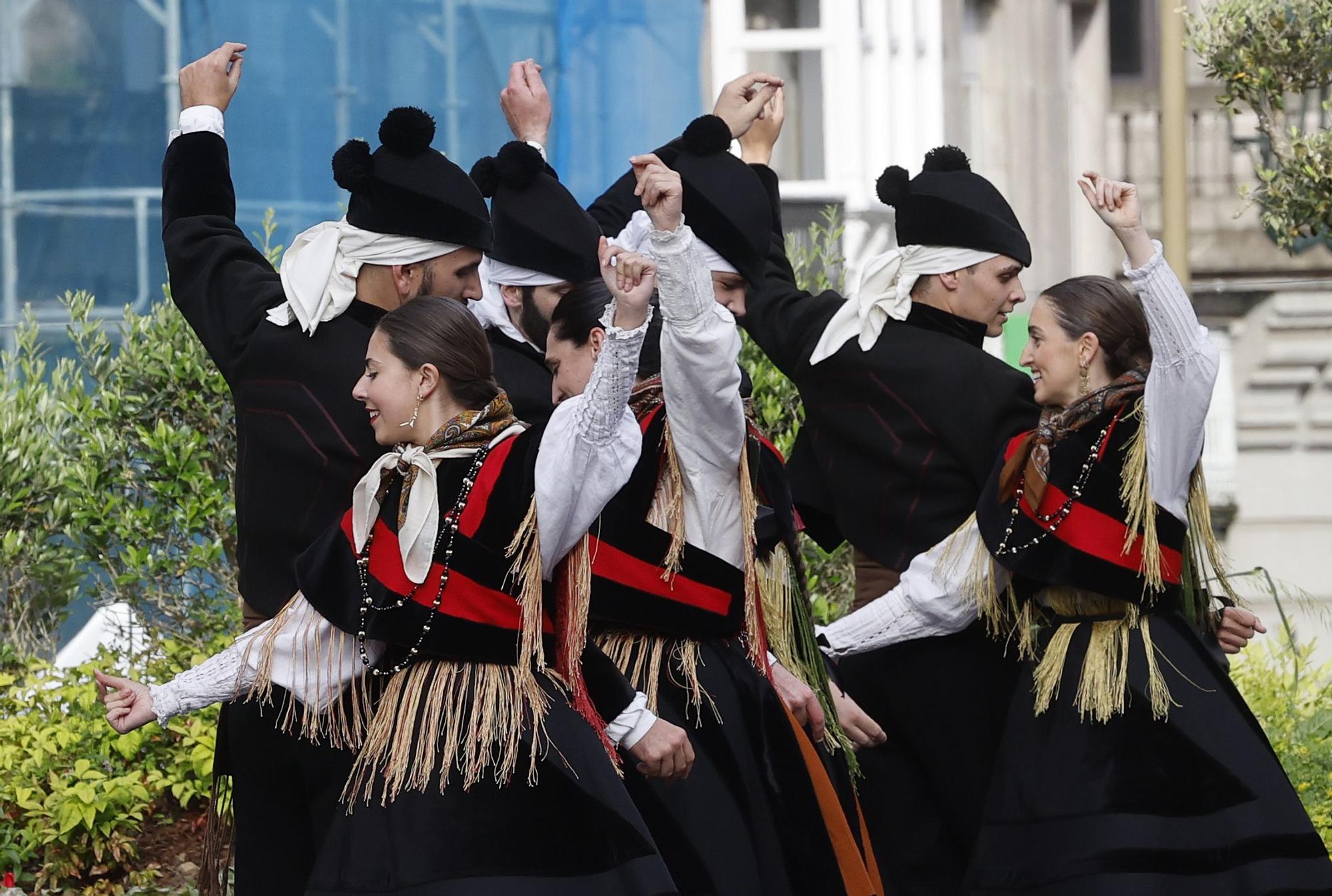 La ciudad se entrega a la música y la danza