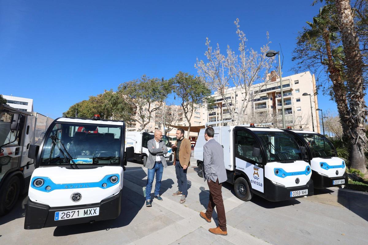Galería: el Ayuntamiento de Ibiza presenta nueva maquinaria de limpieza viaria