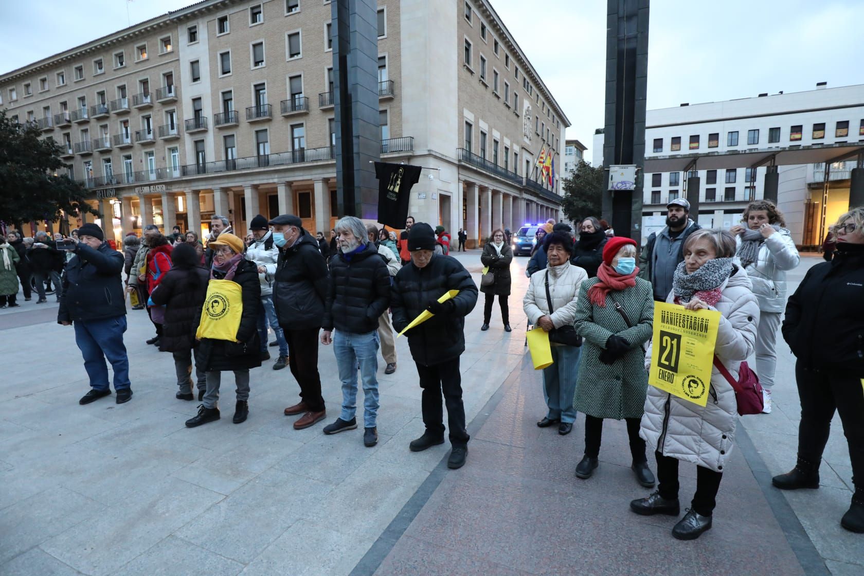 Protesta en la plaza del Pilar contra el desalojo del CSC Luis Buñuel