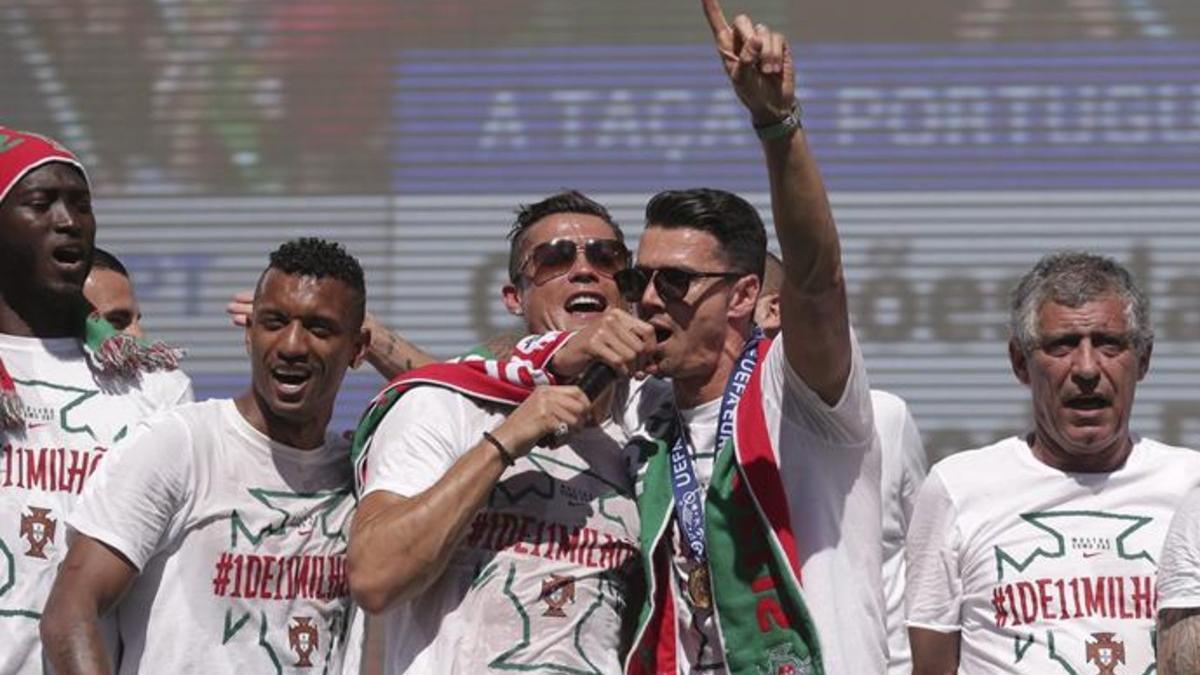 Cristiano Ronaldo y sus compañeros se lo pasaron en grande durante los actos de celebración