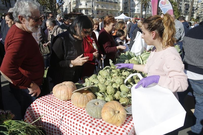 Los productos de proximidad llegan a la ciudad en "De l'horta a la plaça"