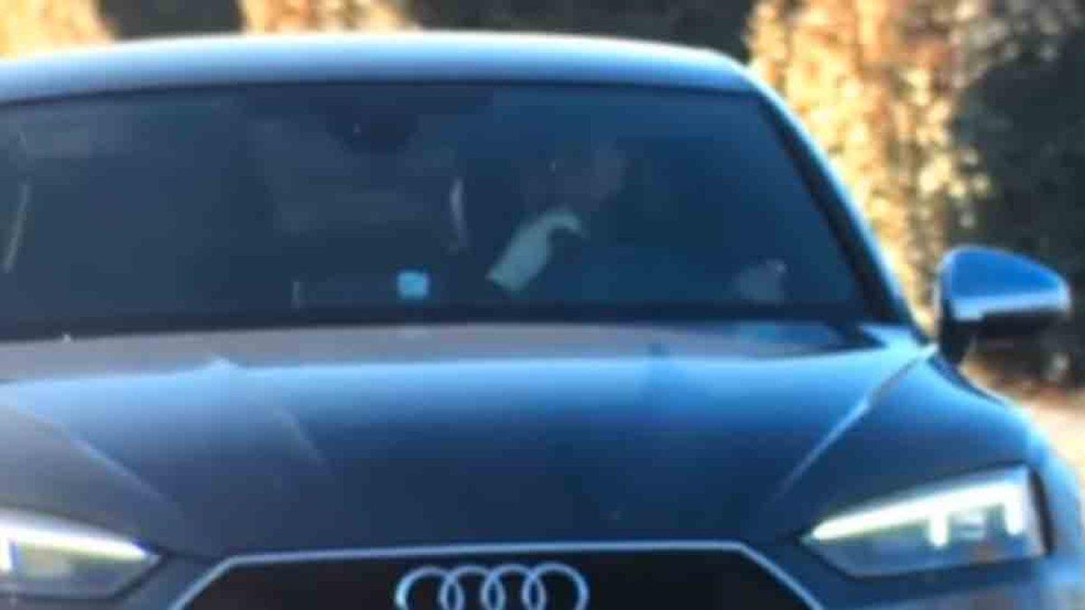 Benzema, al volante de su coche