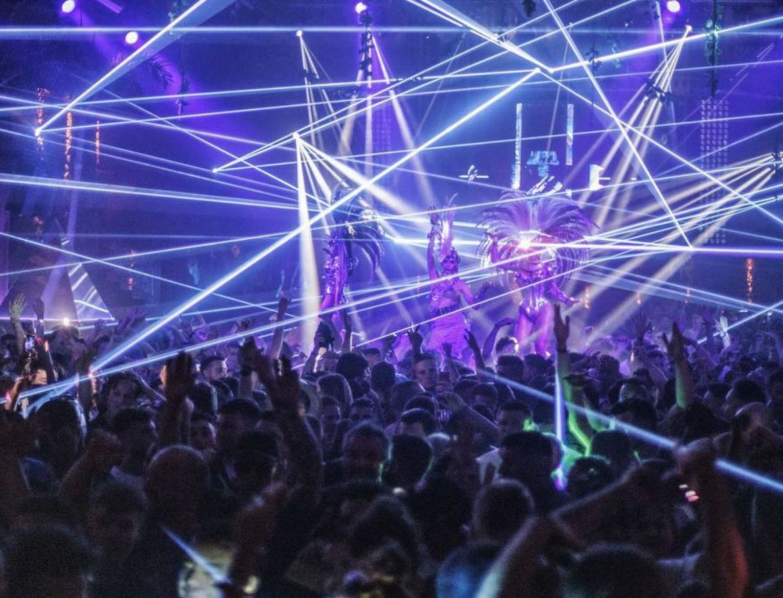 Imagen de una fiesta en Amnesia.