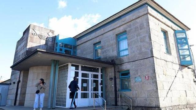 Exterior del Centro de salud de Anafáns.