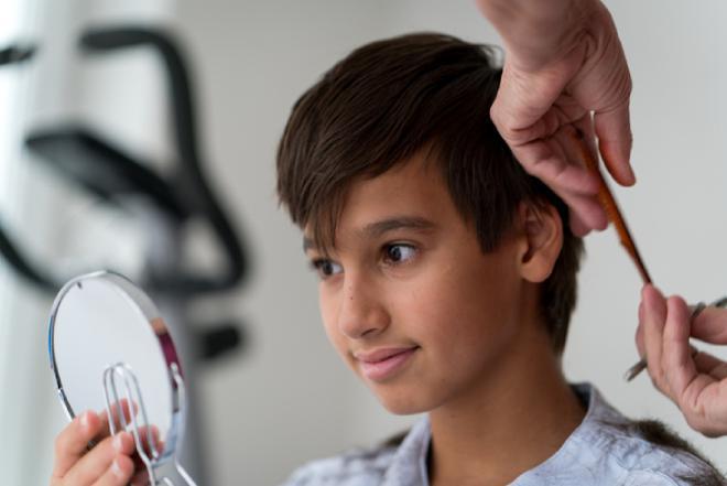 Consejos para cuidar el pelo de tus hijos durante la cuarentena