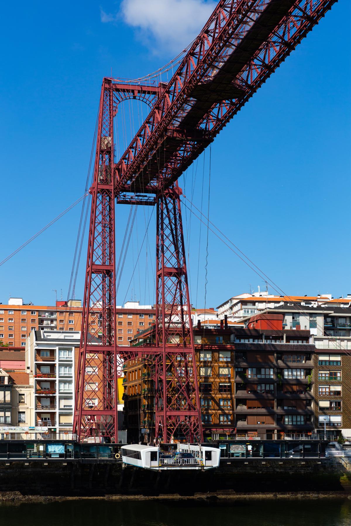 El Puente Bizkaia y el transbordador