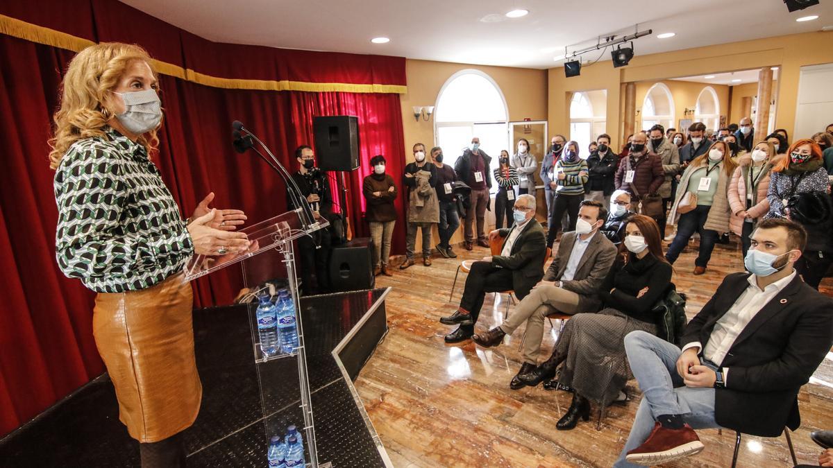 Un momento de la presentación, ayer en el Gran Teatro de Cáceres.