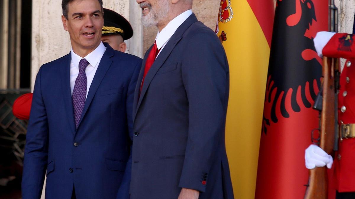 Sánchez confirma que el Gobierno nombrará en septiembre a los dos magistrados del TC que le corresponden