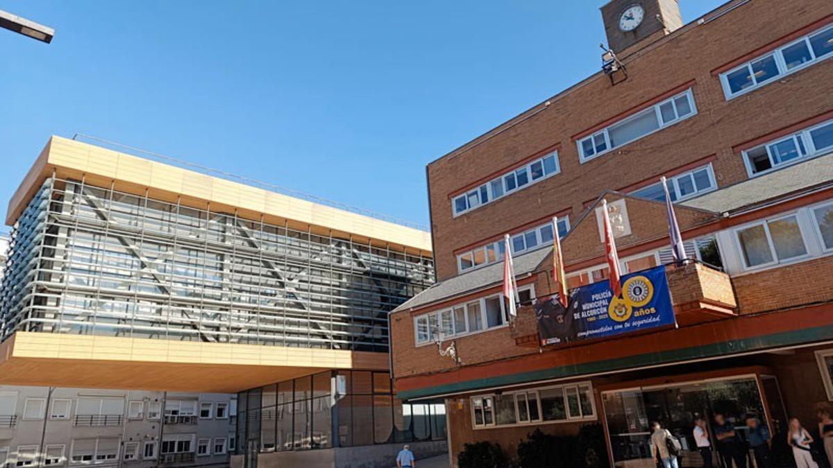 Fachada del Ayuntamiento de Alcorcón, el 22 de julio de 2025.