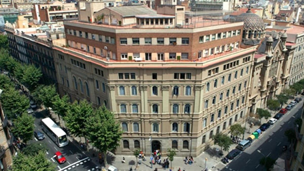 Edificio de los jesuitas en la calle de Casp de Barcelona