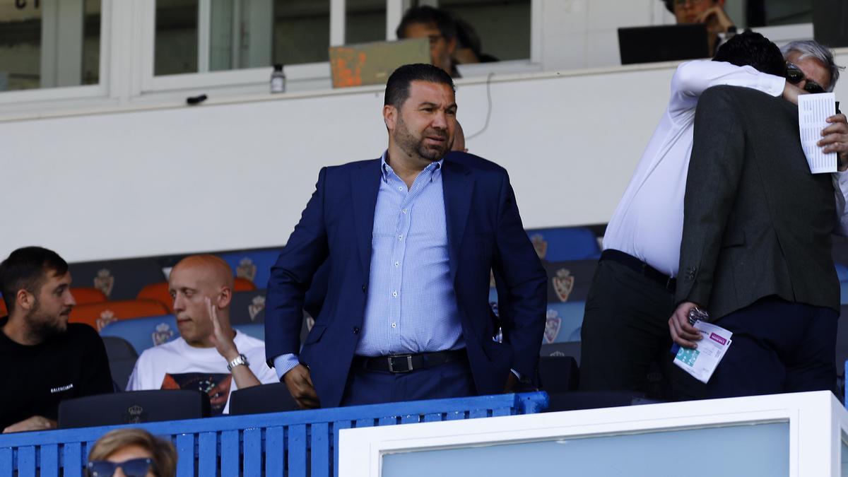 Juan Carlos Cordero, en el palco de La Romareda en el partido contra el Granada.