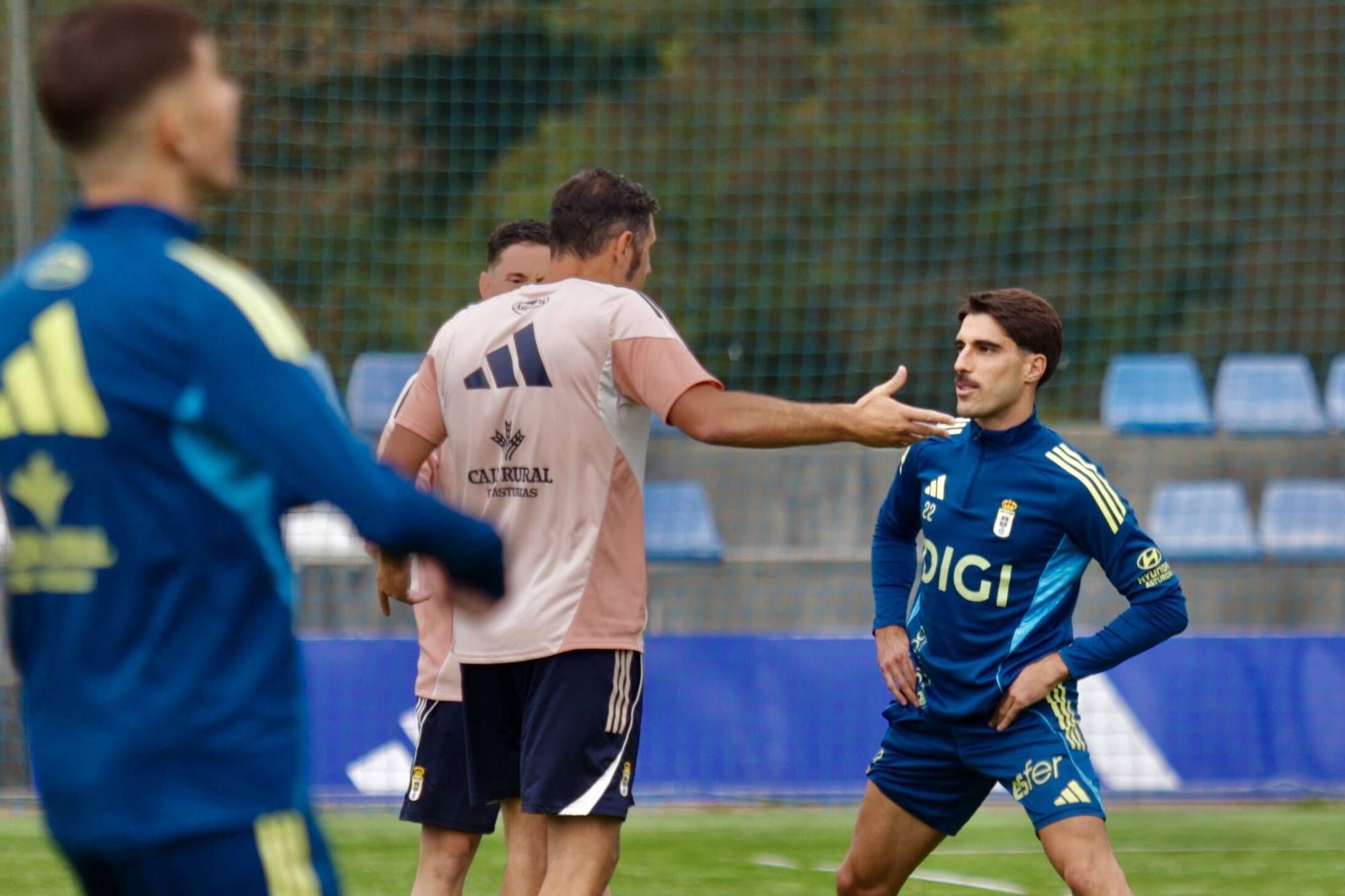 EN IMÁGENES: Así fue el primer entrenamiento de Luis Carrión al frente del Real Oviedo