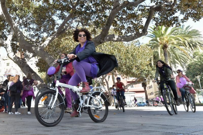 08-03-2019 LAS PALMAS DE GRAN CANARIA. Bicipiquete feminista, en San Telmo. Fotógrafo: ANDRES CRUZ  | 08/03/2019 | Fotógrafo: Andrés Cruz