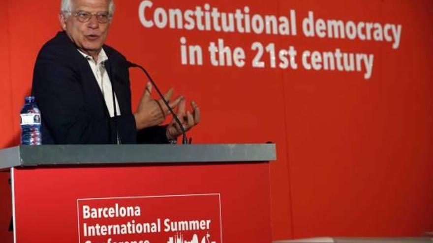 Josep Borrell, ahir en la cloenda d&#039;un acte de Societat Civil Catalana